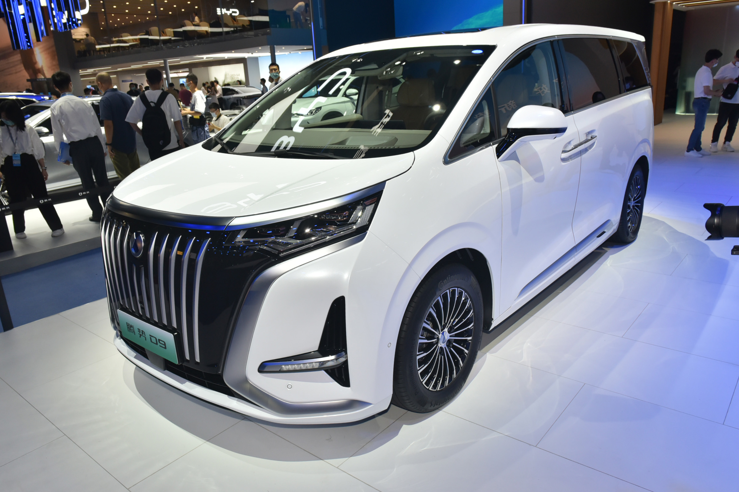 騰勢D9 EV的用車養車分析 - 資訊咖