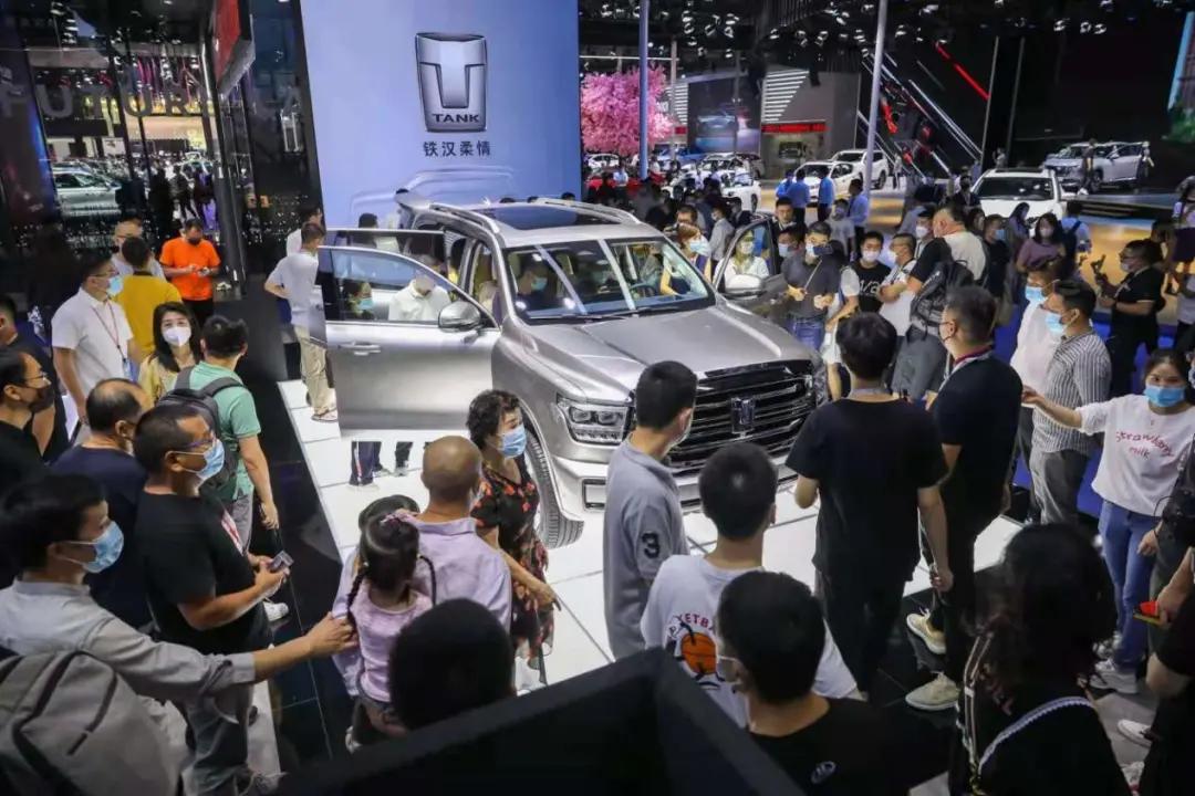 创造潮玩越野SUV新趋势!坦克品牌为什么变得更火了？