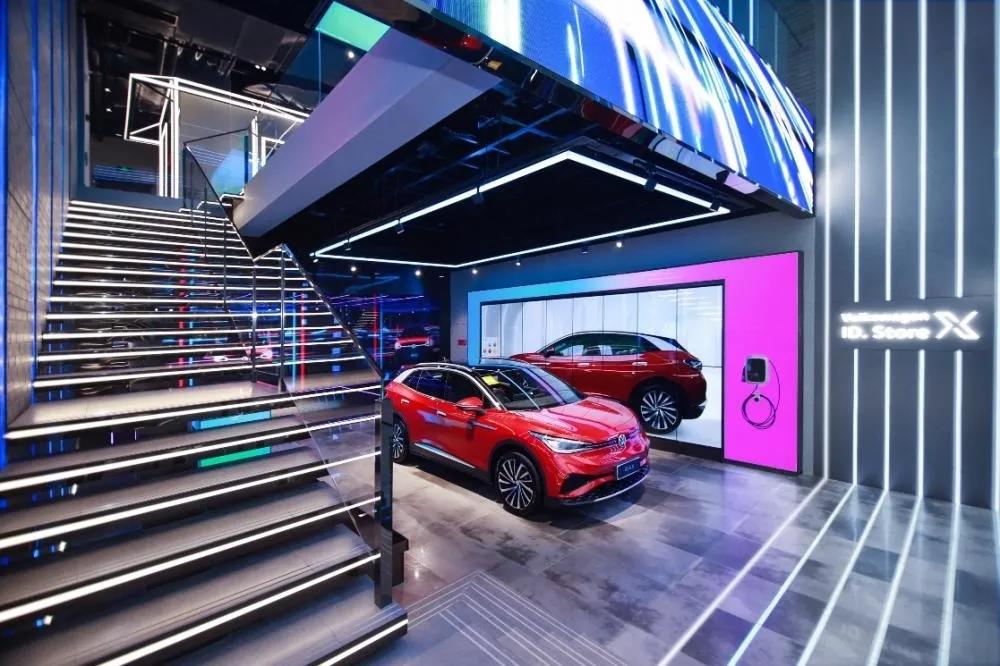 探店|那些不图赚钱也要开在太古里的汽车体验店，到底图啥？