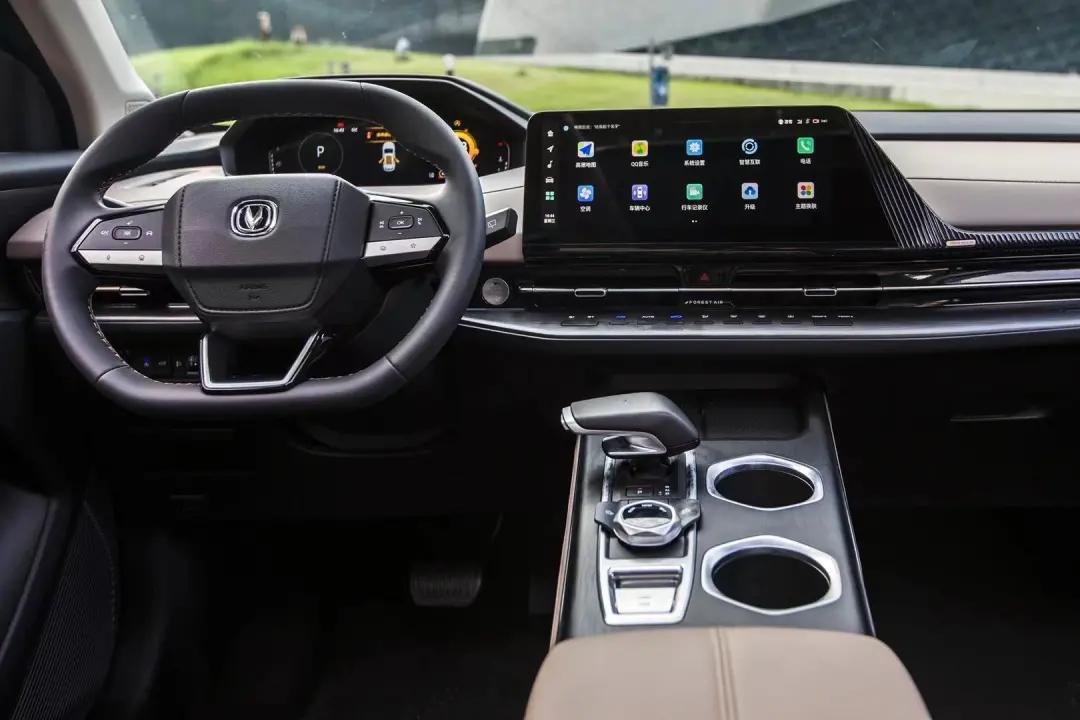 抢先试驾第二代长安CS55 PLUS，销量前十可以腾个位置出来了