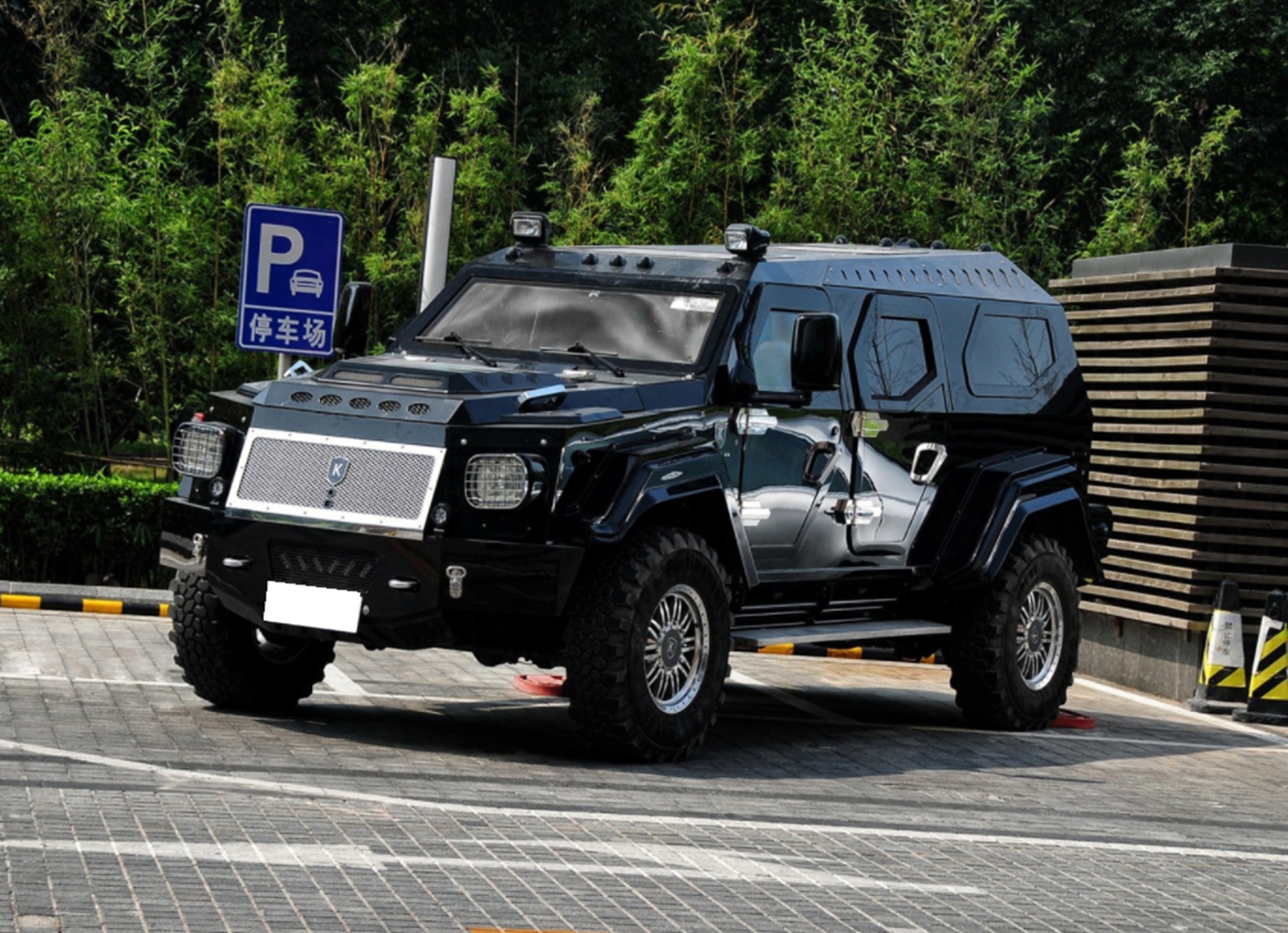 Lanzhou encounters a 15 million Marriott car, which consumes 60 liters ...