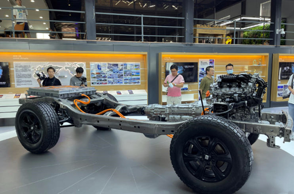 长城最霸气SUV，坦克600官图发布，气势不输丰田陆巡，搭3.0T动力