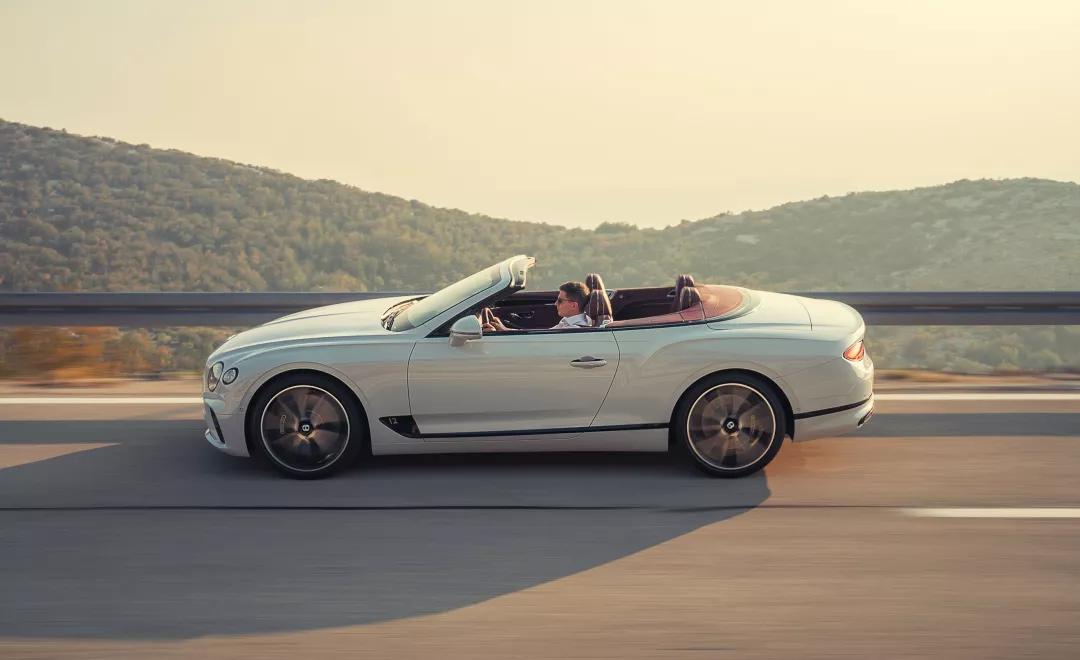 F1迎来首位中国车手；特斯拉销量再创新高