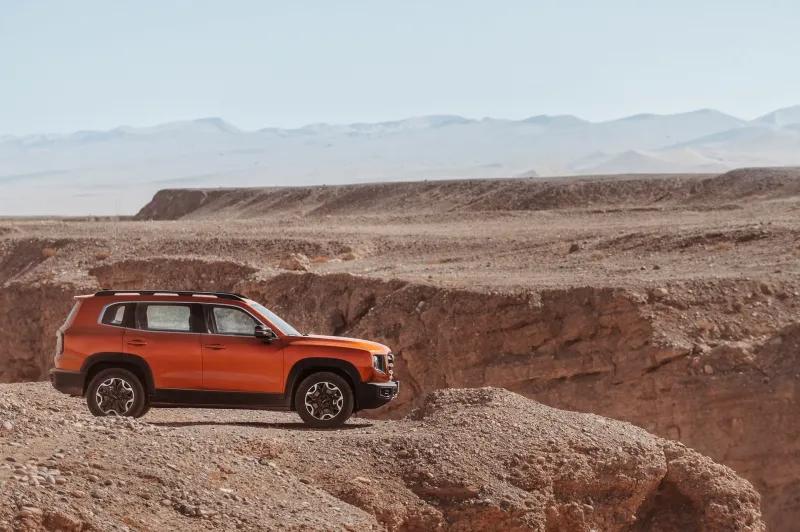 2.0T发动机+两把锁，十多万元的哈弗大狗能不能去野？