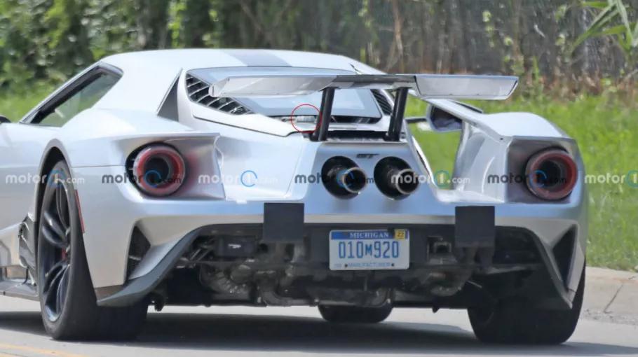 丰田皇冠陆放即将下线，蔚来李斌称赞宝骏KiWi