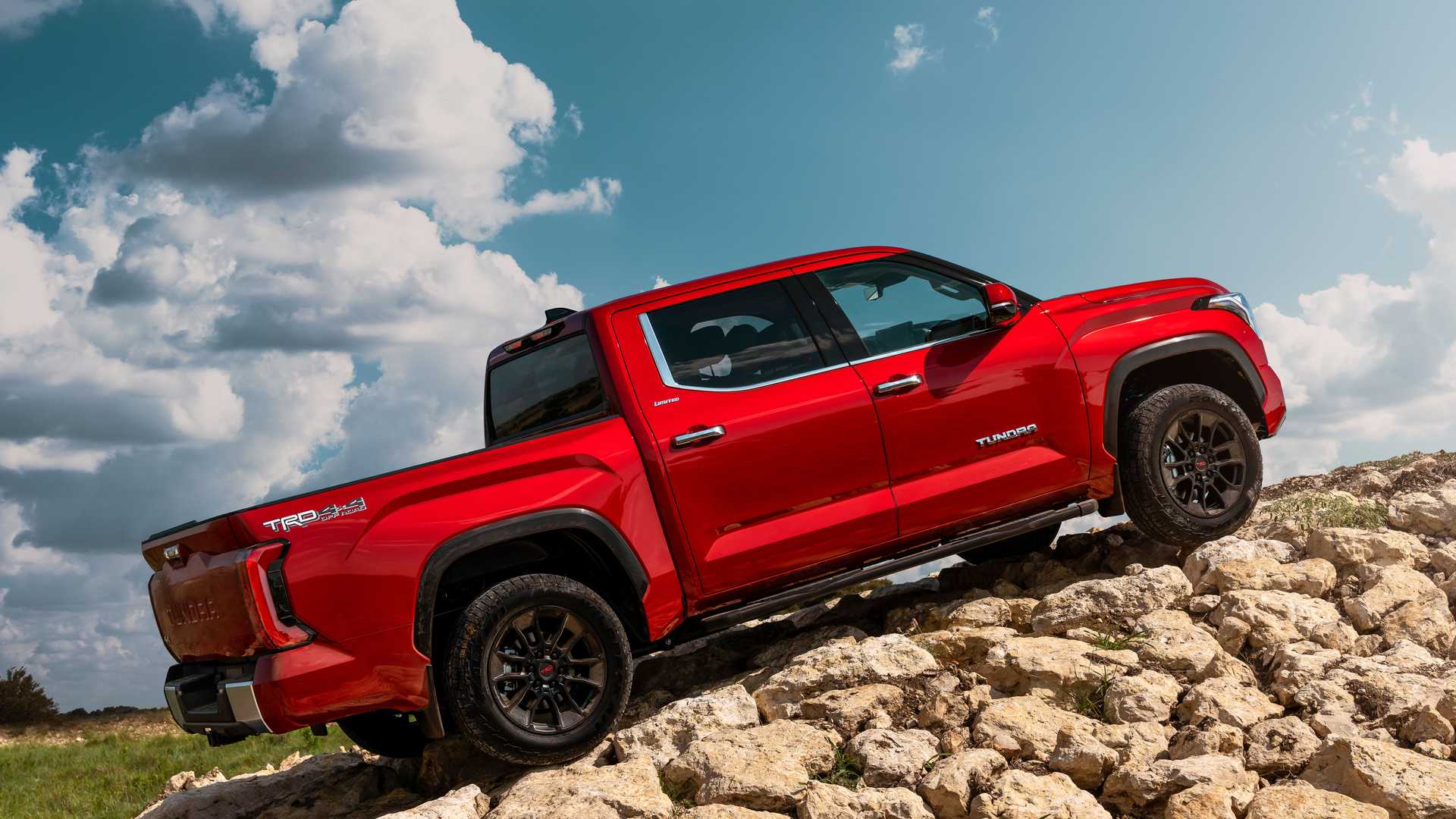 野性十足 丰田全新坦途发布 燃油/混动双版本可选