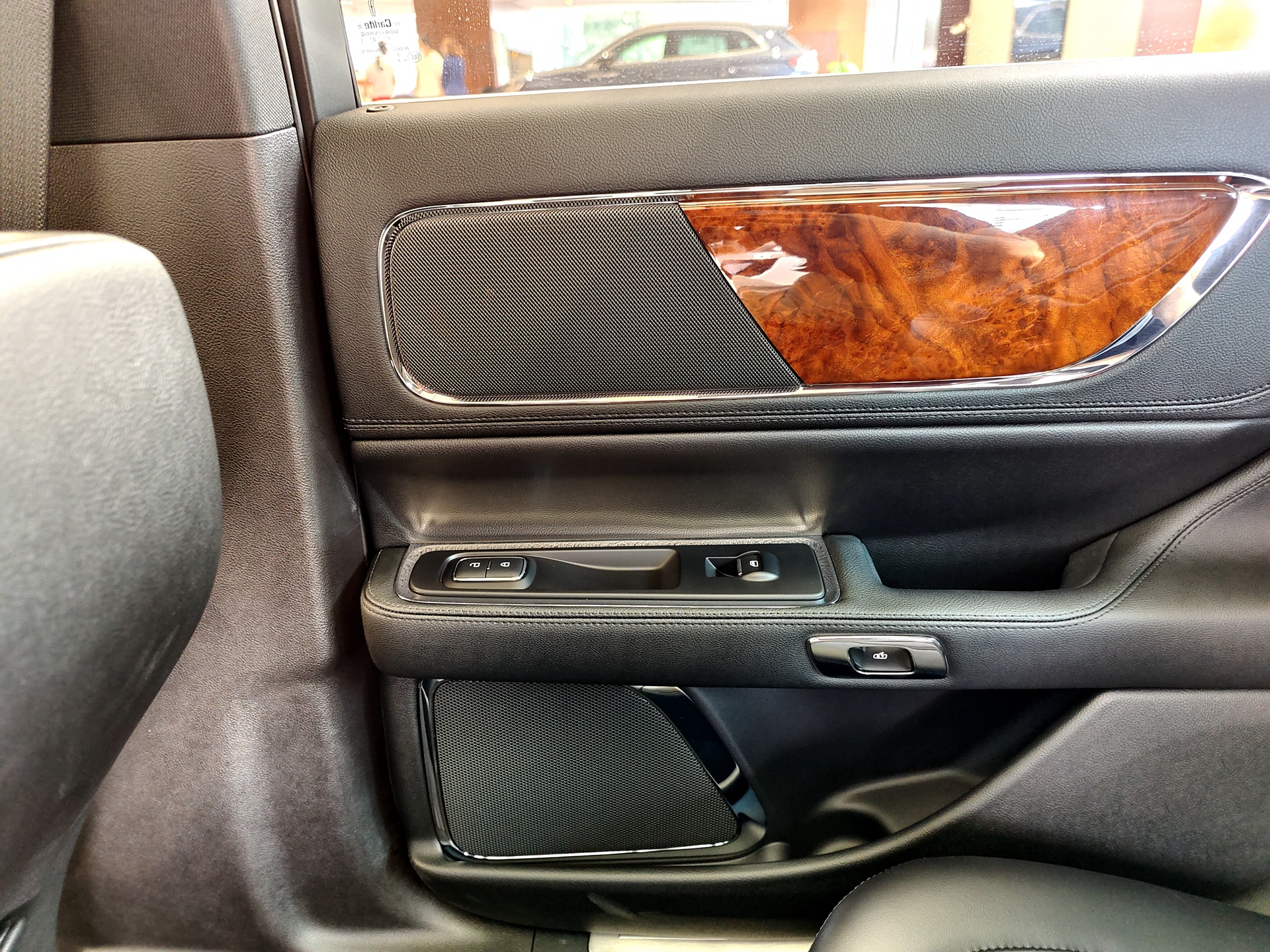 經(jīng)典美系豪華轎車 實(shí)拍林肯大陸尊享版 且買且珍惜