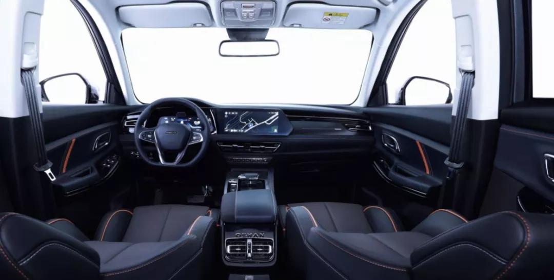 10多万的长安欧尚X7 PLUS还能谈科技？还真能！