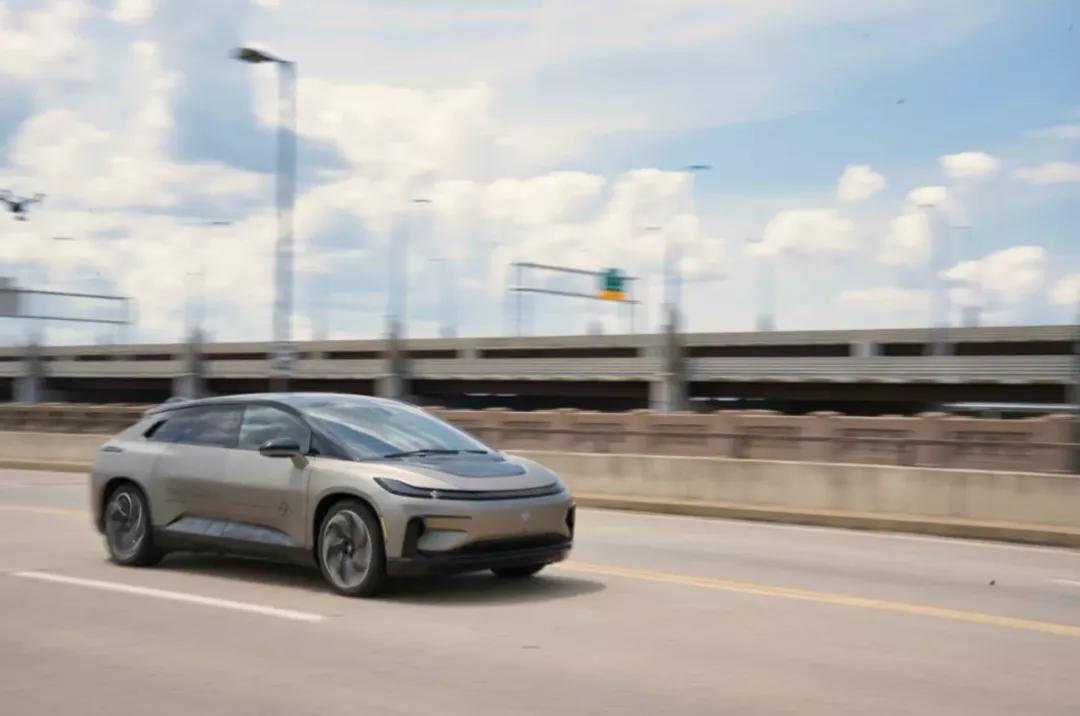 F1迎来首位中国车手；特斯拉销量再创新高