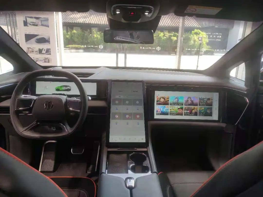 探店|那些不图赚钱也要开在太古里的汽车体验店，到底图啥？