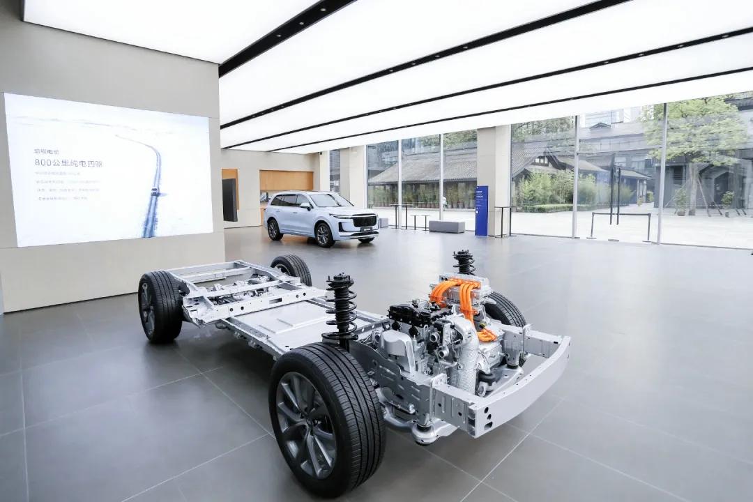 探店|那些不图赚钱也要开在太古里的汽车体验店，到底图啥？