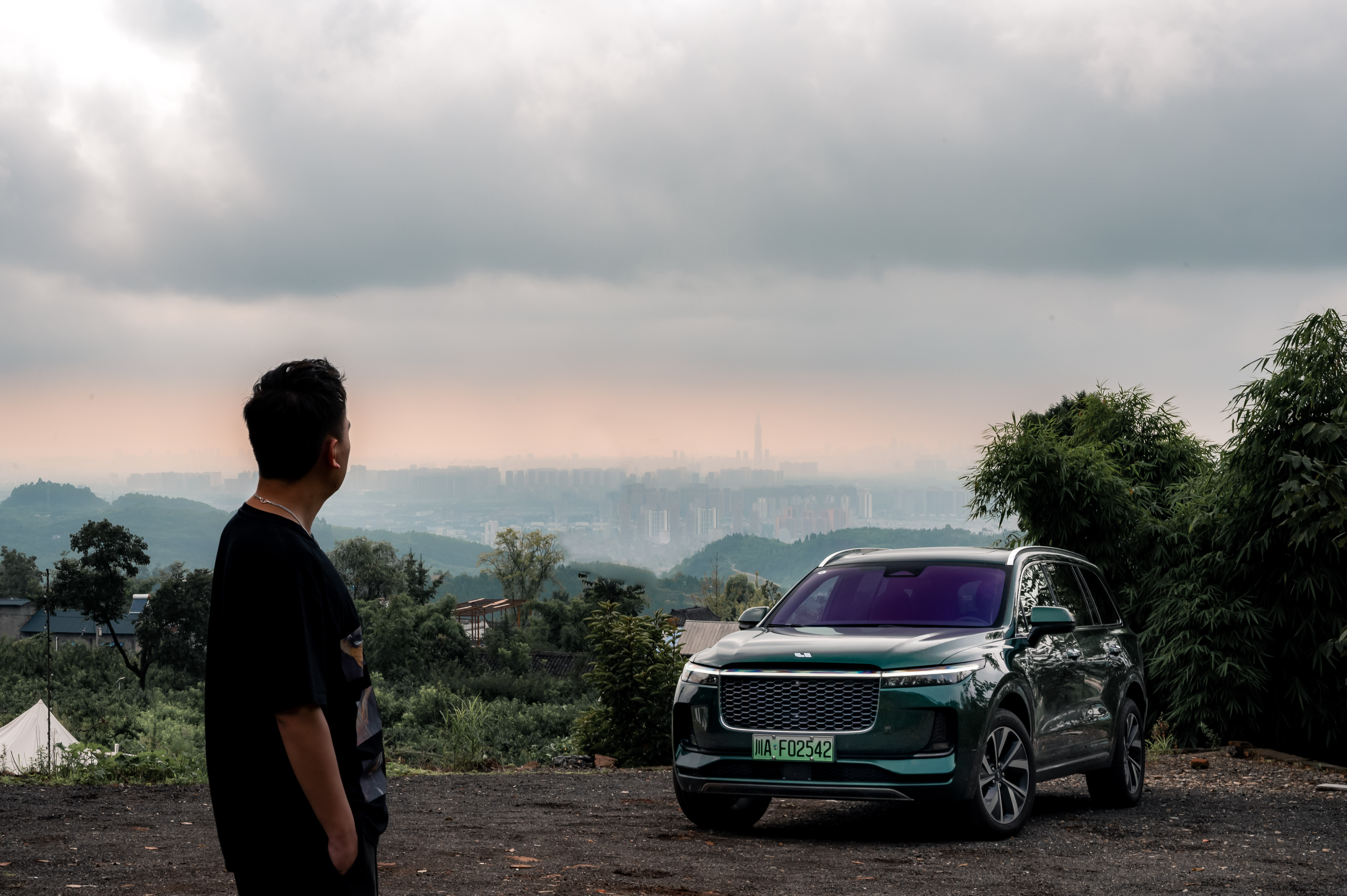 中年人的理想是“理想”，年轻人的理想是什么？