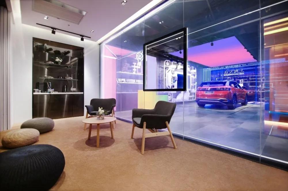 探店|那些不图赚钱也要开在太古里的汽车体验店，到底图啥？
