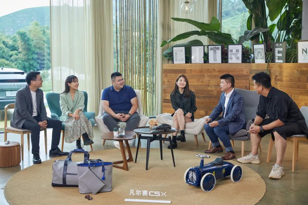 10个到店客户有8个奔着它来，雪铁龙凡尔赛C5 X持续走热