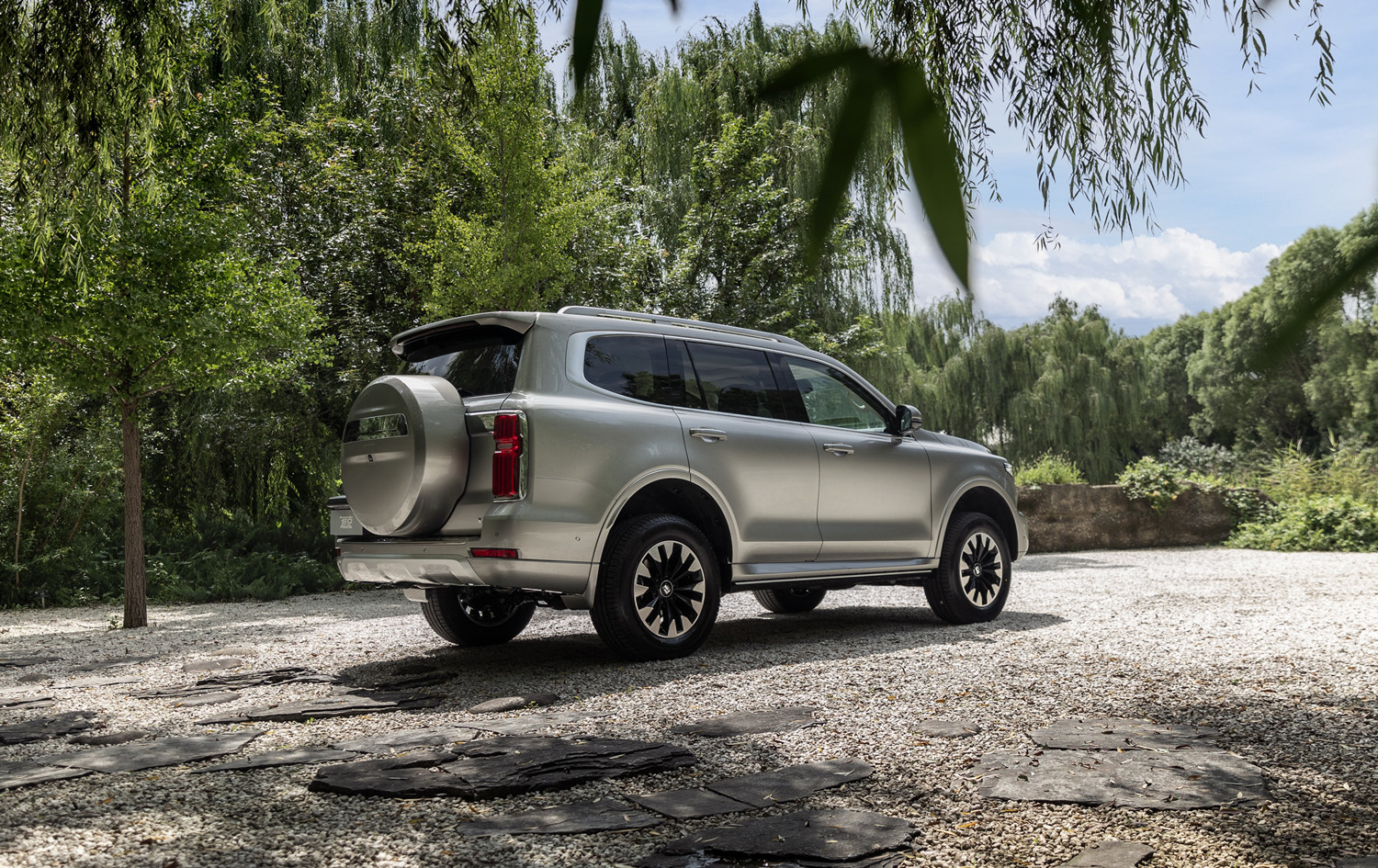 长城最霸气SUV，坦克600官图发布，气势不输丰田陆巡，搭3.0T动力