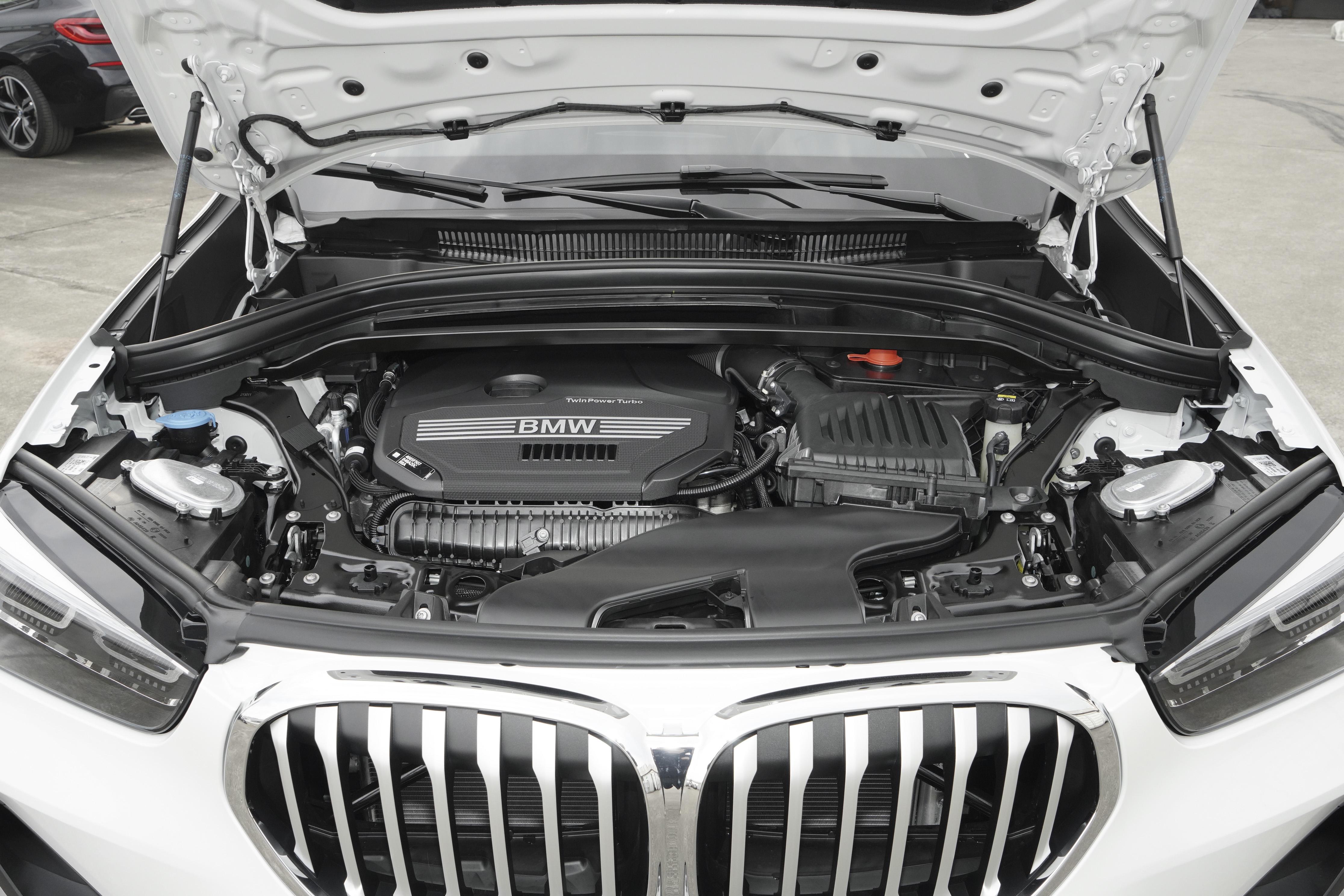 How to repair BMW X1 sunroof sunshade cloth falling off? iMedia