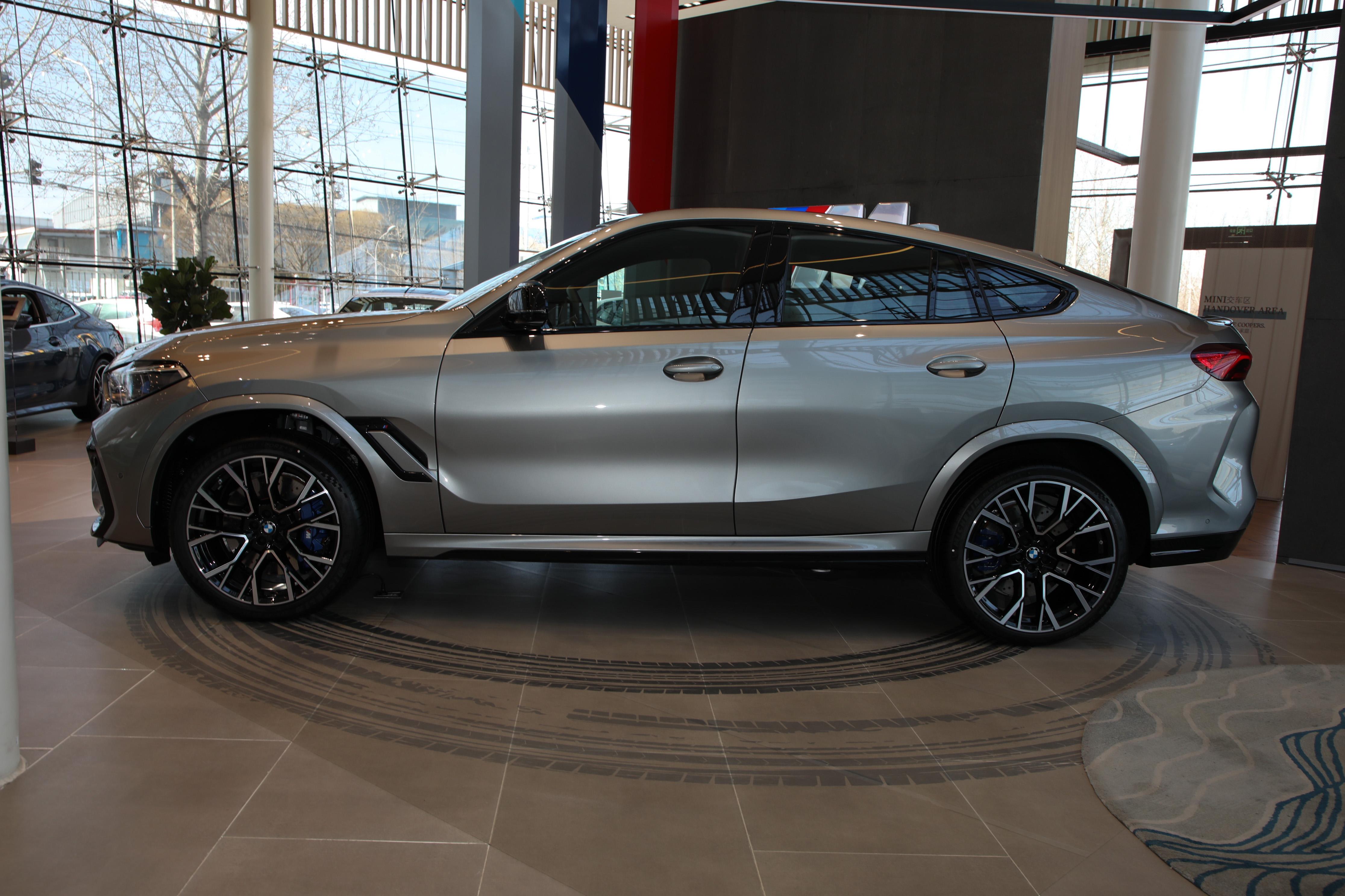 About 50,000 yuan per year, what is the maintenance cost of BMW X6 M