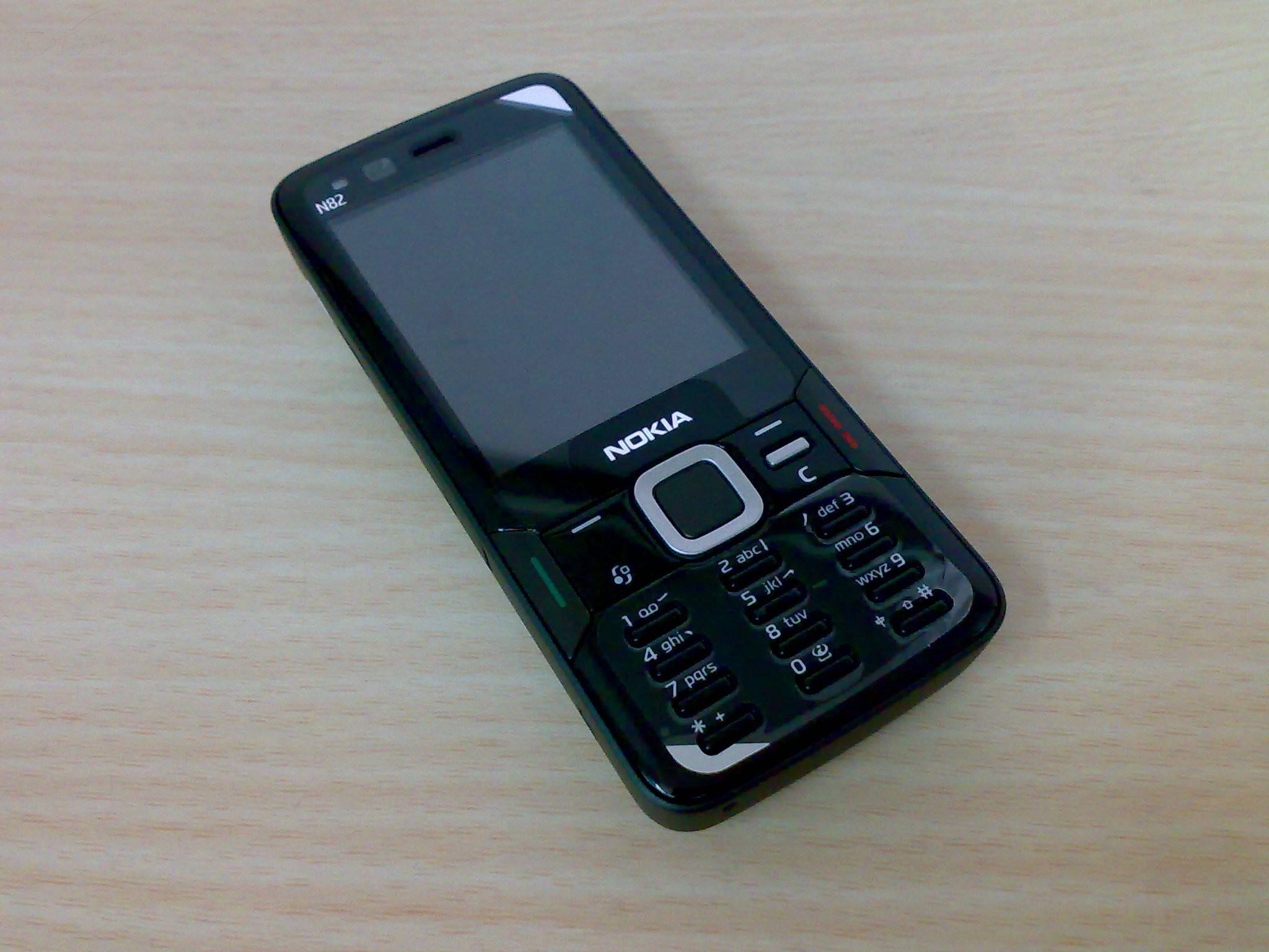 点歪科技世界的索爱W900I-功能手机里装N卡