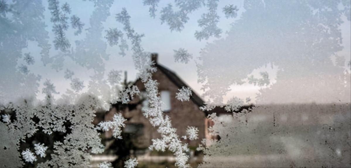 图片[2]_冬季车内车窗总是上霜怎么办 冬天车窗留缝不结霜吗_5a汽车网