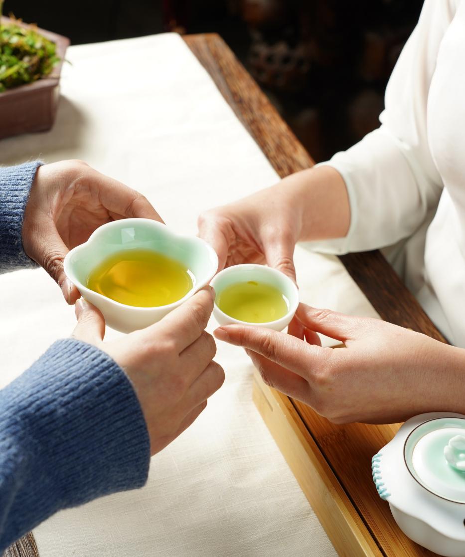 一份暖胃舒心的中秋好礼，雅致美好的茉莉花开茶具