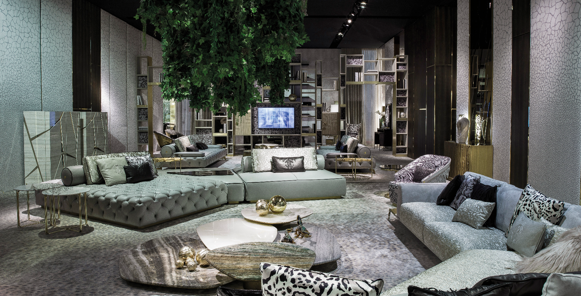 喜欢VERSACE、ROBERTO CAVALLI家具的人，都是什么样的人？