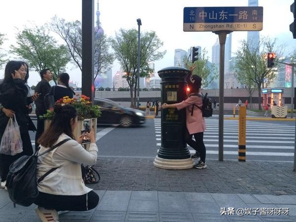 鹿晗关晓彤又现爆搜，相传月底将官宣分手，被曝原因出在关晓彤？