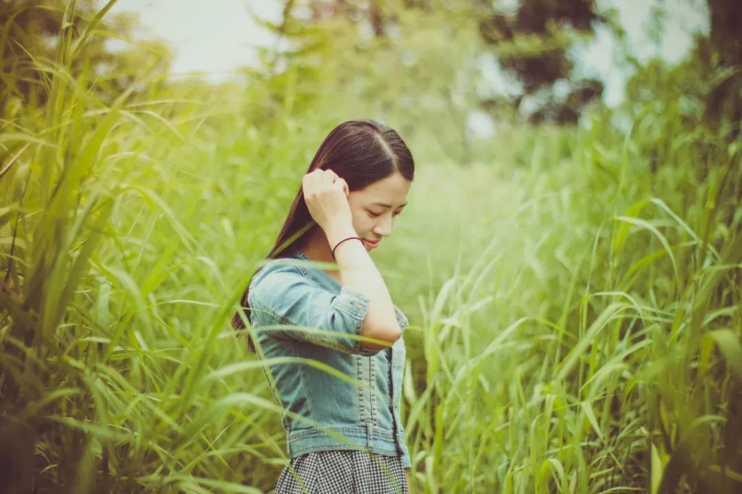 让人忍不住落泪的诗词句子，每一个字都透着心疼-第2张图片-非凡网