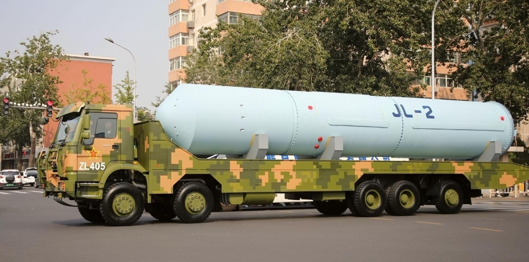 �״����࣬�����ҹ����ˮƽ�ĳ���18�ź�Ǳͧ��ͬ���������Σ�