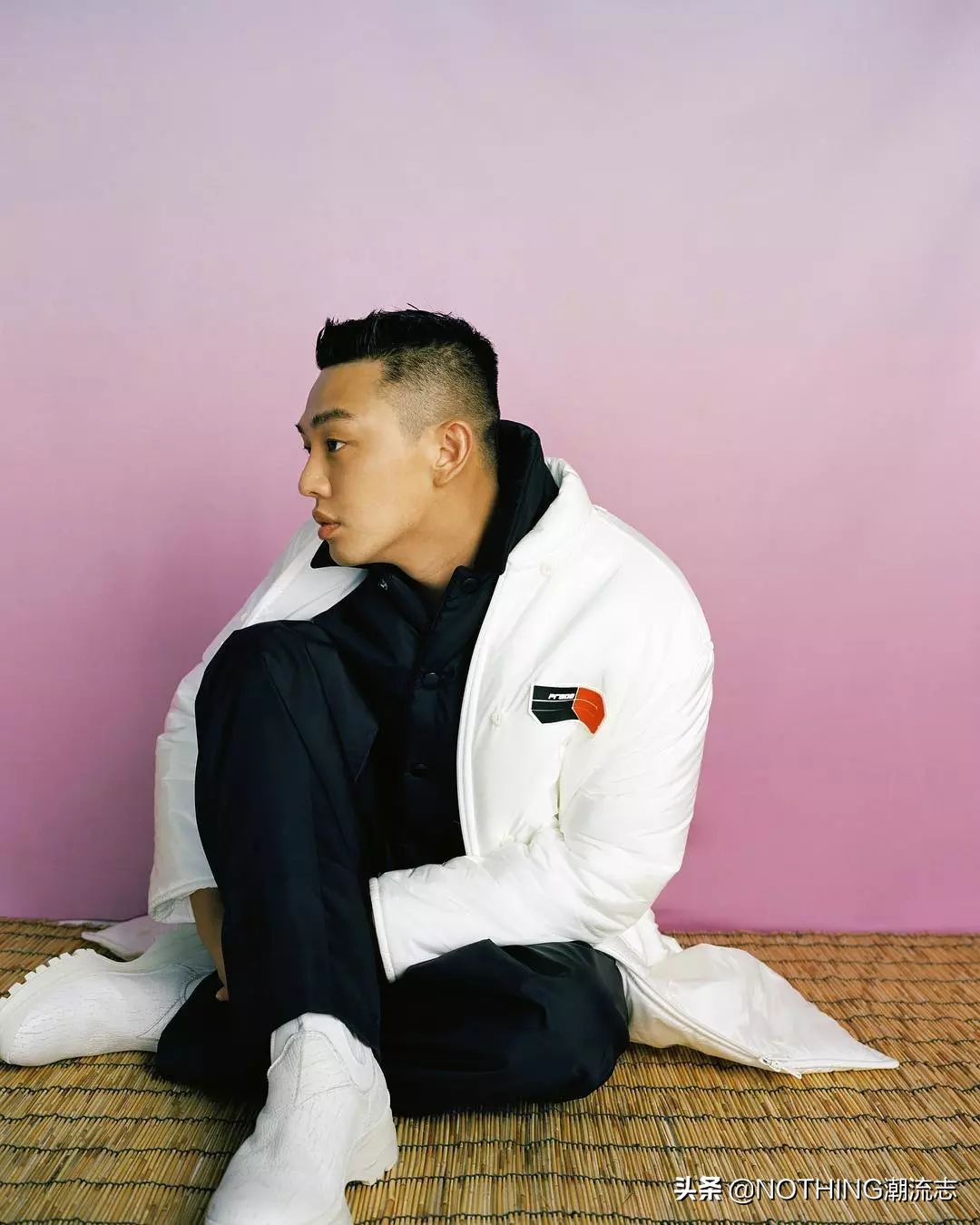 他是韩国最年轻的影帝，也是潮人眼中痞帅风的代言人！