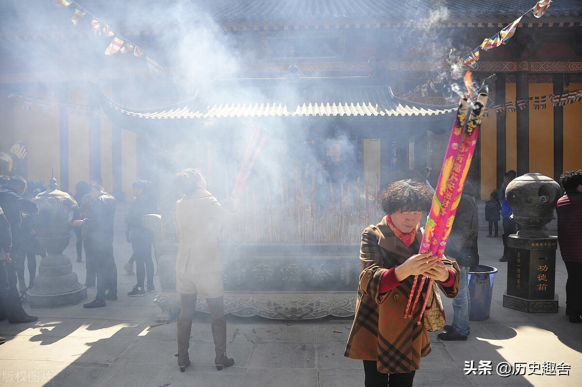 Why do I have to burn three sticks when burning incense?What does