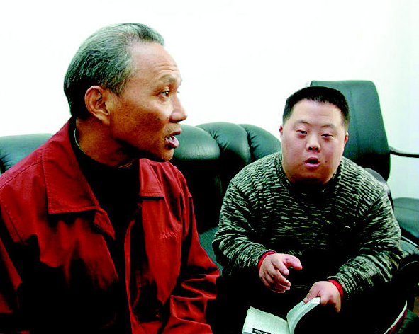 登上人民大会堂，与刘德华共唱，是谁揭穿了“天才指挥家”的谎言