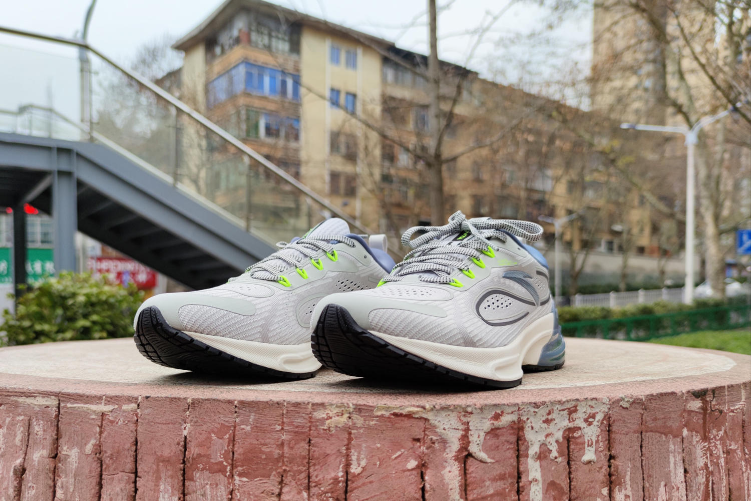 吸震黑科技，咕咚携手安踏打造智能跑鞋，安全着陆每一步