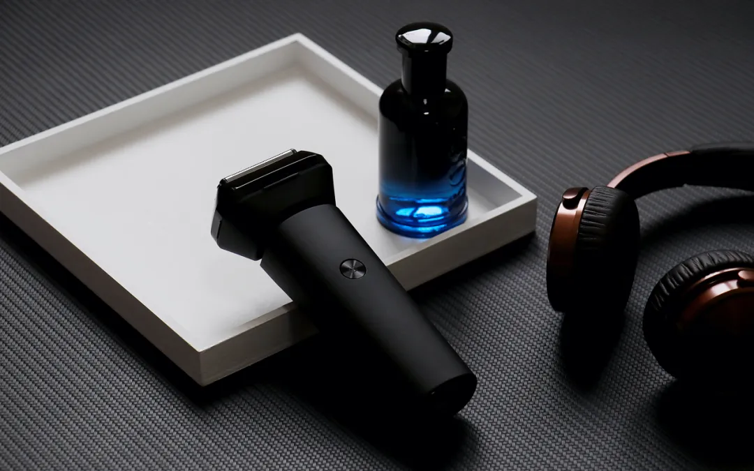 他用一把剃须刀手撕德国巨头博朗，就靠一个杀