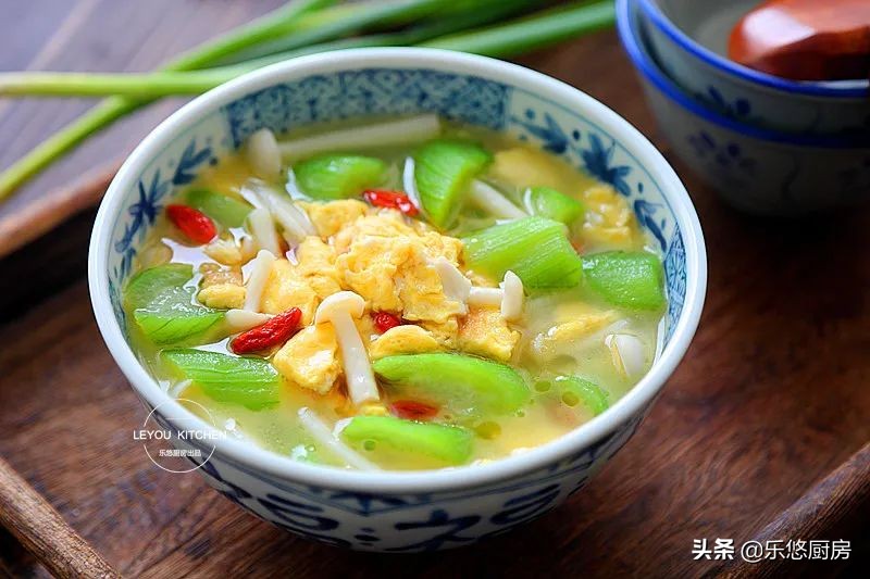 7月多喝这碗汤，鲜美又消暑，每次做都一点不剩