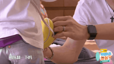 5 years old of daughters make up Qi Wei to catch the hair, hole that play side, however by mad assist of 1 million person: Is the reason? 