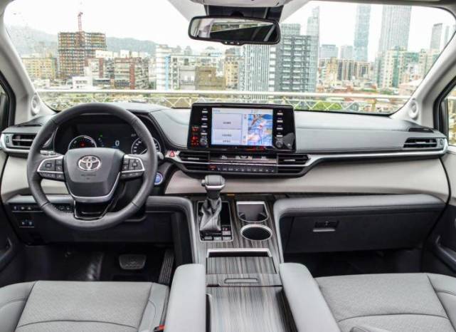 四大MPV齐聚成都车展：韩版GL8将预售，比亚迪“夏”或亮相？