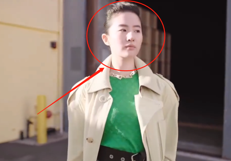 管理|刘亦菲身材管理引热议 小肚赘肉明显疑似发福粉丝都快认不出来了