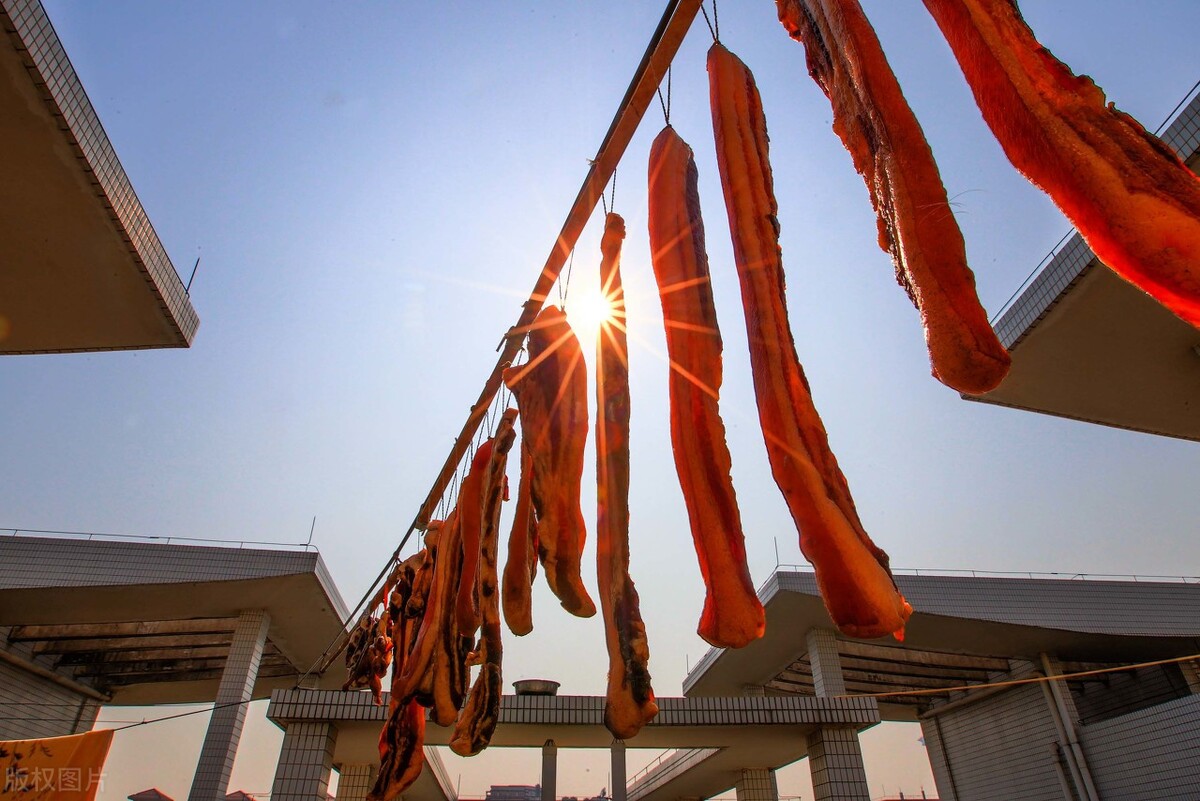 蒸臘肉時，別直接上鍋蒸，牢記3個技巧，臘肉美味好吃還入味