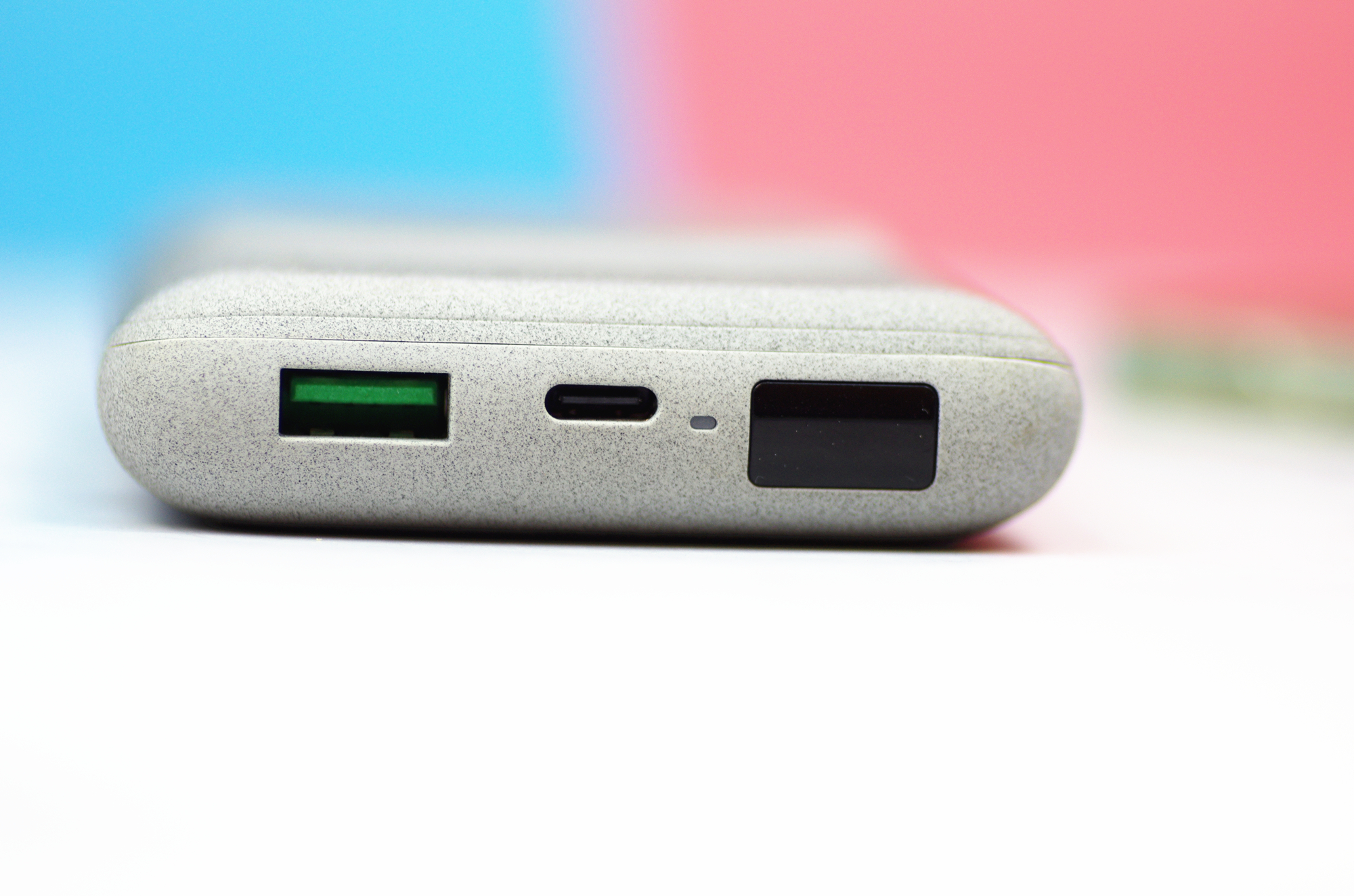 不到三百元的无线充电宝却有苹果原装充电宝的功能，你会买吗？