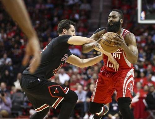 让NBA更改规则的6大球星：砍鲨战术被修改，张伯伦扩大三秒区