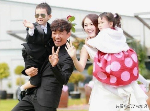 王宝强带儿子4年了，女儿则由母亲抚养，亲兄妹发展方向不同