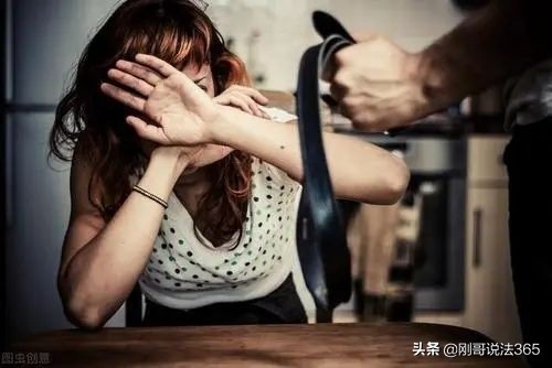 The most kind-hearted eye is off the rails female undergraduate, before female reporter by the home cruel still hide a road? 