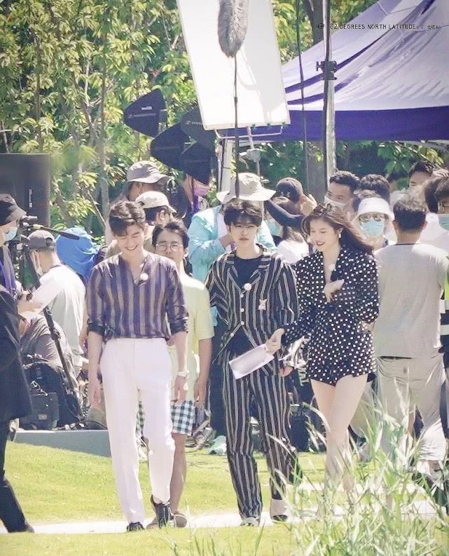 蔡徐坤何穗神仙同框，两位都是超模身材，高级