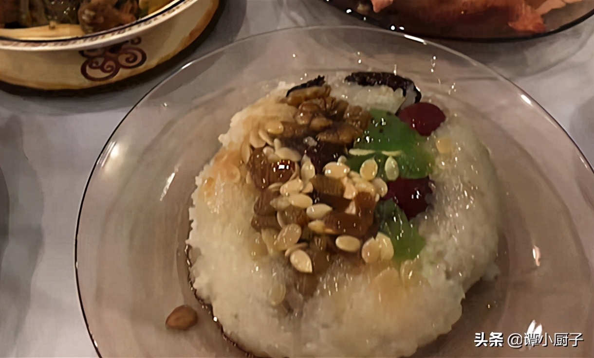 明星黄磊晒年夜饭，亲自下厨做18道大菜，网友：