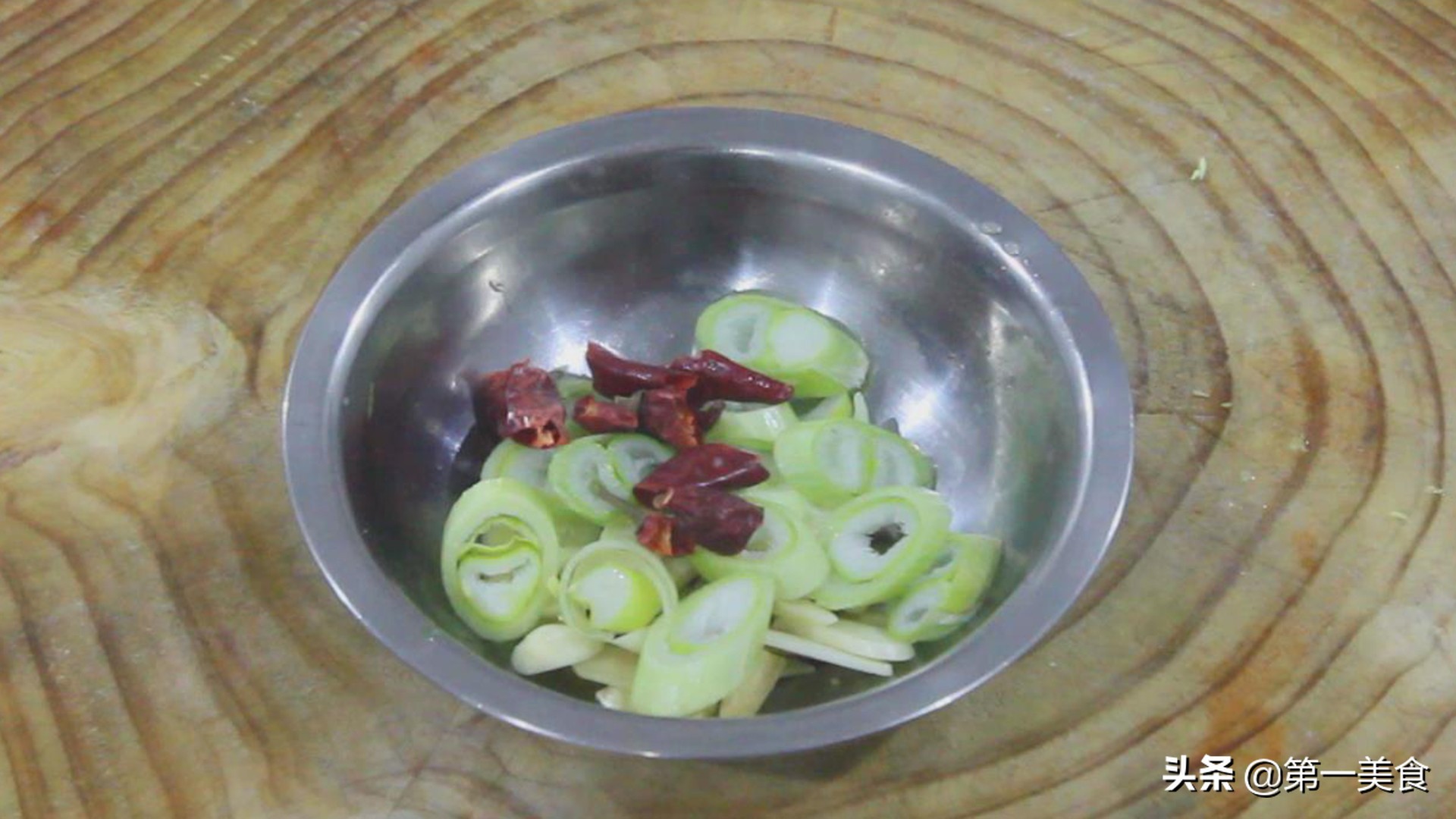 ˿���ն�����������������ճ����ɫ�����ˣ�ֻ��һ������