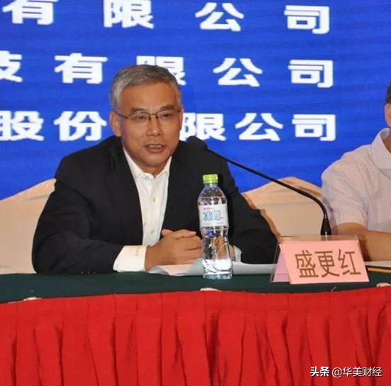 “钢企一哥”换帅，57岁的盛更红执掌宝钢，薪酬超287万