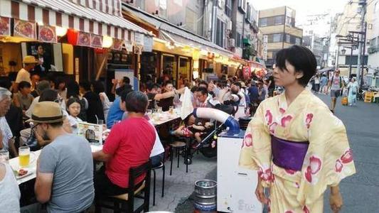 为什么在日本是实体店干掉电商，在中国是电商干掉实体店？