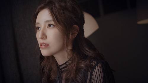 Lara梁心颐新专辑《来者何人n!》发行 主打歌《可惜不爱了》MV上线