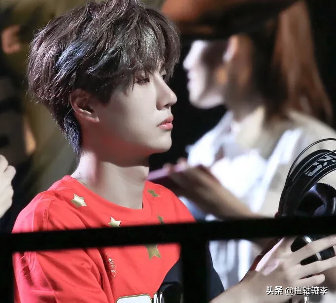 明星中的专业舞者王一博，用实力向大家证明自