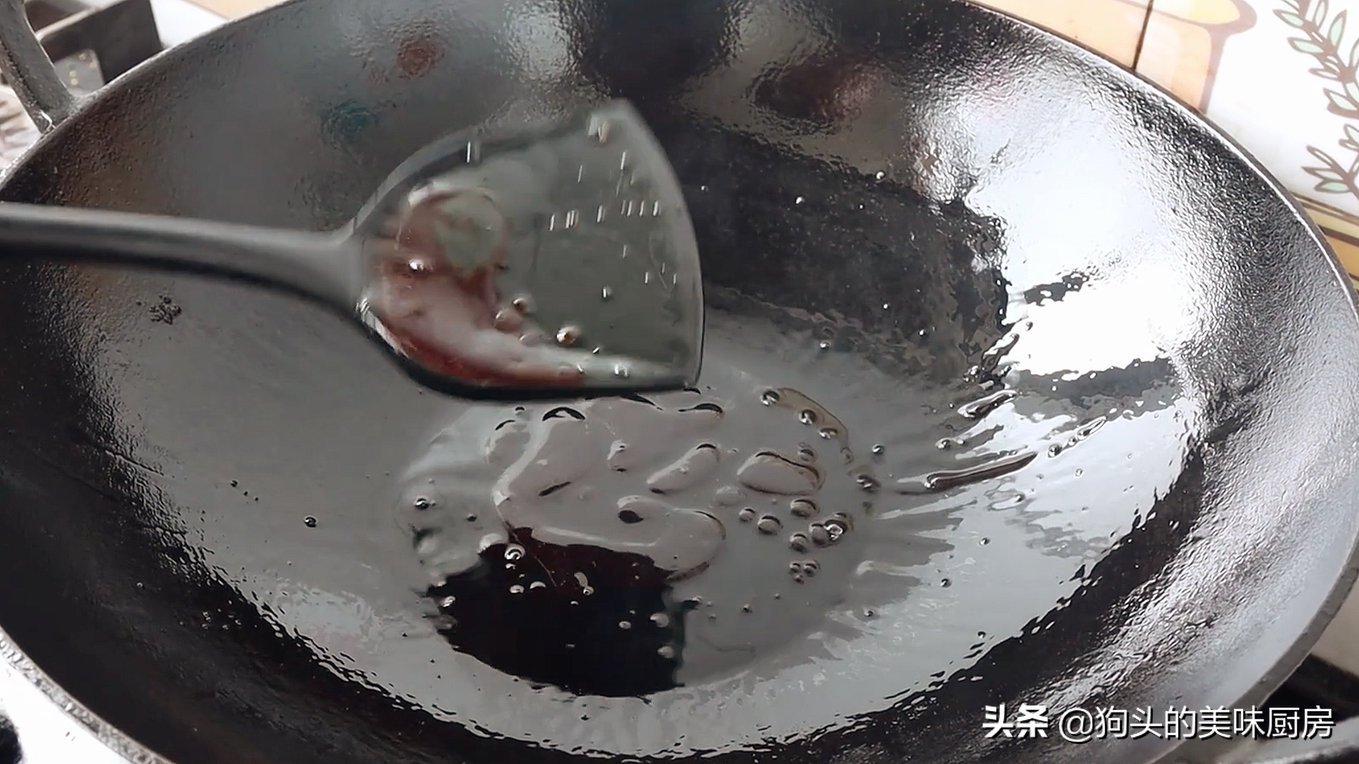 做紅燒肉時，掌握這些小技巧，紅燒肉不腥不柴，軟爛入味口感好